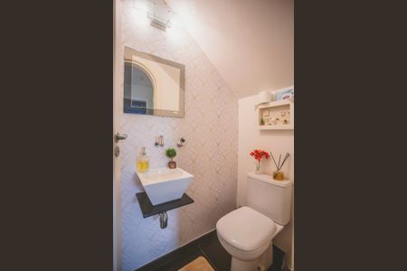 Casa à venda com 250m², 3 quartos e 4 vagas Casa à venda com 250m², 3 quartos e 4 vagasLavabo