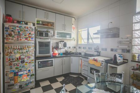 Casa à venda com 250m², 3 quartos e 4 vagas Casa à venda com 250m², 3 quartos e 4 vagasCozinha