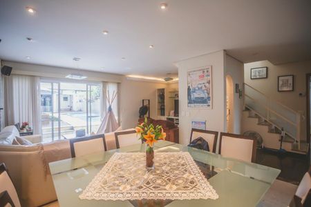 Sala de casa à venda com 3 quartos, 250m² em Planalto Paulista, São Paulo