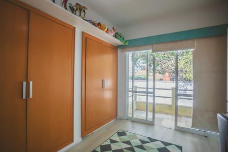 Casa à venda com 250m², 3 quartos e 4 vagas Casa à venda com 250m², 3 quartos e 4 vagasQuarto 1