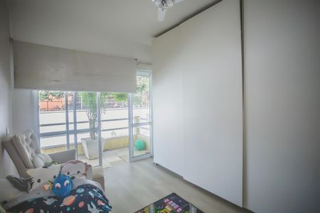Casa à venda com 250m², 3 quartos e 4 vagas Casa à venda com 250m², 3 quartos e 4 vagasQuarto 2