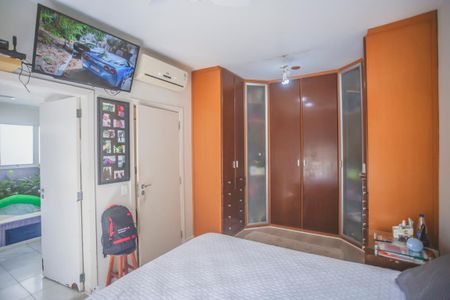 Casa à venda com 250m², 3 quartos e 4 vagas Casa à venda com 250m², 3 quartos e 4 vagasSuíte