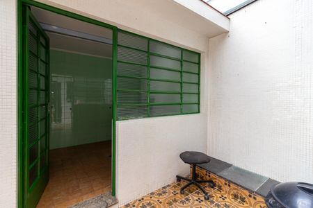 Casa à venda com 220m², 3 quartos e 3 vagas Casa à venda com 220m², 3 quartos e 3 vagasQuintal