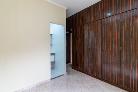 Casa à venda com 220m², 3 quartos e 3 vagas Casa à venda com 220m², 3 quartos e 3 vagasSuíte