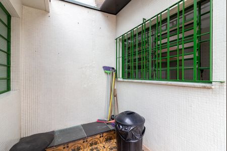 Casa à venda com 220m², 3 quartos e 3 vagas Casa à venda com 220m², 3 quartos e 3 vagasQuintal