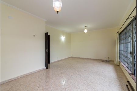 Casa à venda com 220m², 3 quartos e 3 vagas Casa à venda com 220m², 3 quartos e 3 vagasSala
