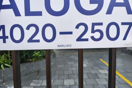 Placa de apartamento para alugar com 2 quartos, 98m² em Caiçara, Praia Grande