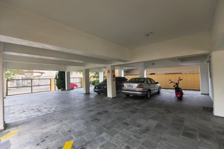 Garagem de apartamento para alugar com 2 quartos, 98m² em Caiçara, Praia Grande