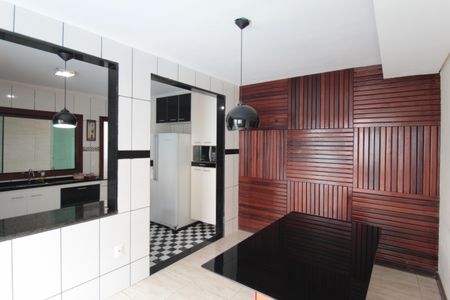 Casa para alugar com 450m², 4 quartos e 5 vagasCopa