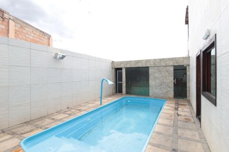 Casa para alugar com 450m², 4 quartos e 5 vagasPiscina