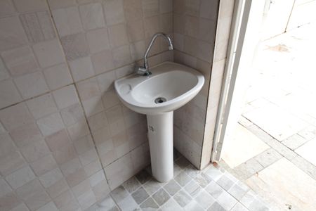 Casa para alugar com 450m², 4 quartos e 5 vagasBanheiro da Área Externa 2