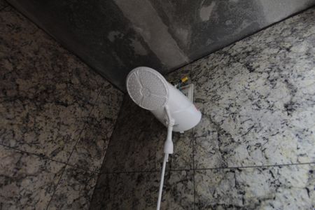 Casa para alugar com 450m², 4 quartos e 5 vagasBanheiro de Serviço