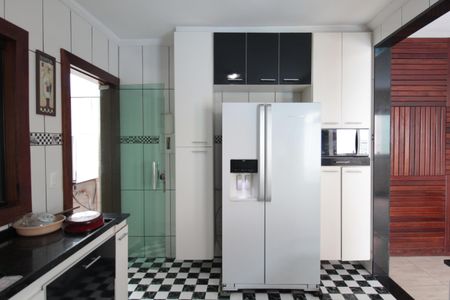 Casa para alugar com 450m², 4 quartos e 5 vagasCozinha