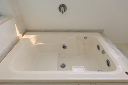 Apartamento à venda com 477m², 4 quartos e 5 vagas Apartamento à venda com 477m², 4 quartos e 5 vagasBanheiro da Suíte 1