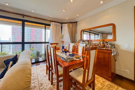 Apartamento à venda com 202m², 3 quartos e 4 vagasSala