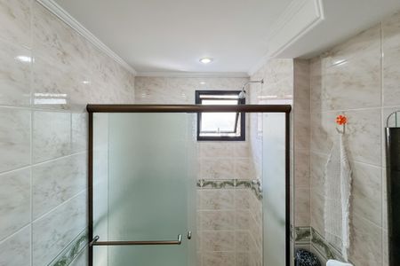 Apartamento à venda com 202m², 3 quartos e 4 vagasBanheiro da Suíte 2