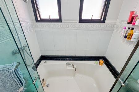 Apartamento à venda com 202m², 3 quartos e 4 vagasBanheiro da Suíte 3