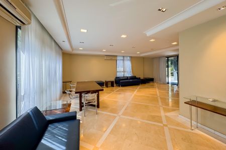 Apartamento à venda com 202m², 3 quartos e 4 vagasÁrea comum - Salão de festas