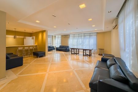 Apartamento à venda com 202m², 3 quartos e 4 vagasÁrea comum - Salão de festas