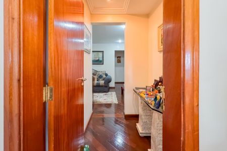 Apartamento à venda com 202m², 3 quartos e 4 vagasCorredor
