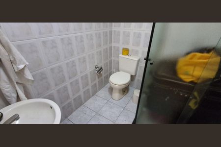 Casa à venda com 343m², 4 quartos e 6 vagasBanheiro de Serviço