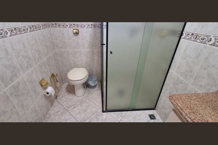 Casa à venda com 343m², 4 quartos e 6 vagasBanheiro Suíte 2