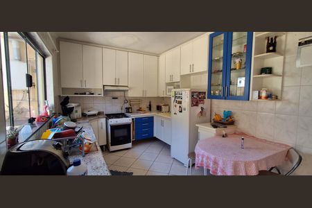 Casa à venda com 343m², 4 quartos e 6 vagasCozinha