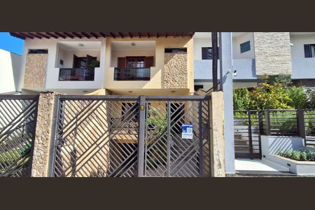 Casa à venda com 343m², 4 quartos e 6 vagasFachada