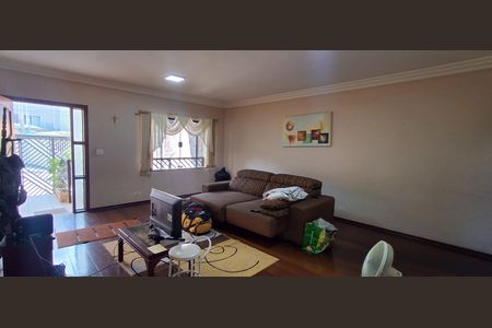 Casa à venda com 343m², 4 quartos e 6 vagasSala