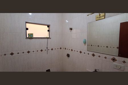 Casa à venda com 343m², 4 quartos e 6 vagasBanheiro Social 2