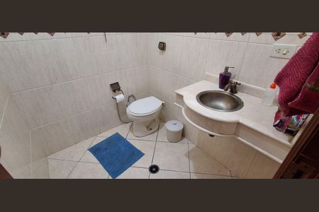 Casa à venda com 343m², 4 quartos e 6 vagasBanheiro Social 2