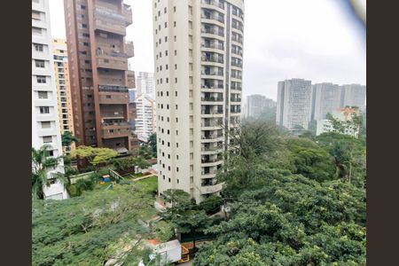 Apartamento à venda com 198m², 4 quartos e 3 vagas Apartamento à venda com 198m², 4 quartos e 3 vagasVista - Suíte 2