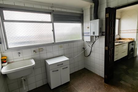 Apartamento à venda com 198m², 4 quartos e 3 vagas Apartamento à venda com 198m², 4 quartos e 3 vagasÁrea de Serviço