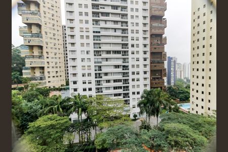 Apartamento à venda com 198m², 4 quartos e 3 vagas Apartamento à venda com 198m², 4 quartos e 3 vagasVista - Sala 2