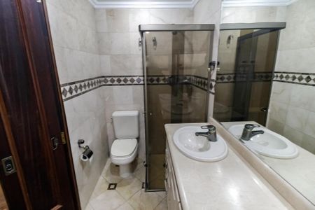 Apartamento à venda com 198m², 4 quartos e 3 vagas Apartamento à venda com 198m², 4 quartos e 3 vagasBanheiro da Suíte 2