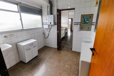 Apartamento à venda com 198m², 4 quartos e 3 vagas Apartamento à venda com 198m², 4 quartos e 3 vagasÁrea de Serviço