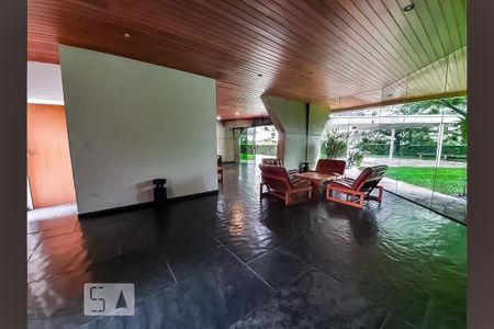 Apartamento à venda com 198m², 4 quartos e 3 vagas Apartamento à venda com 198m², 4 quartos e 3 vagasÁrea comum - Salão de festas