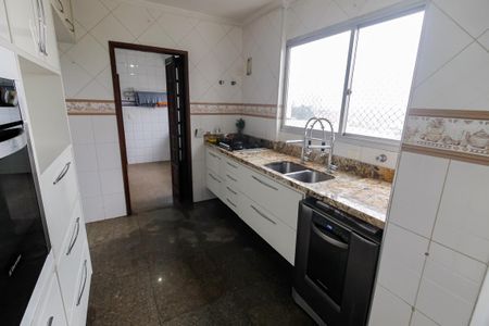 Apartamento à venda com 198m², 4 quartos e 3 vagas Apartamento à venda com 198m², 4 quartos e 3 vagasCozinha - Armários