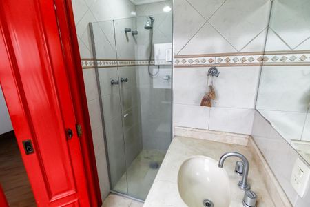 Apartamento à venda com 198m², 4 quartos e 3 vagas Apartamento à venda com 198m², 4 quartos e 3 vagasBanheiro da Suíte 1