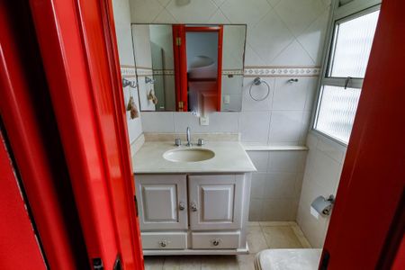 Apartamento à venda com 198m², 4 quartos e 3 vagas Apartamento à venda com 198m², 4 quartos e 3 vagasBanheiro da Suíte 1