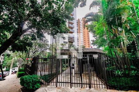 Apartamento à venda com 198m², 4 quartos e 3 vagas Apartamento à venda com 198m², 4 quartos e 3 vagasFachada e portaria