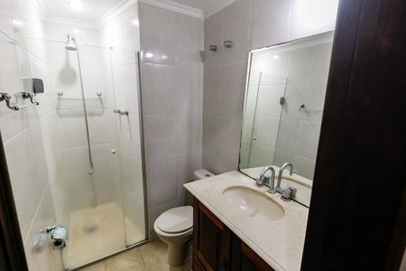 Apartamento à venda com 198m², 4 quartos e 3 vagas Apartamento à venda com 198m², 4 quartos e 3 vagasBanheiro Corredor