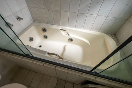 Apartamento à venda com 196m², 3 quartos e 3 vagasSuíte 1 - Banheiro