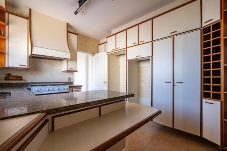 Apartamento à venda com 196m², 3 quartos e 3 vagasCozinha