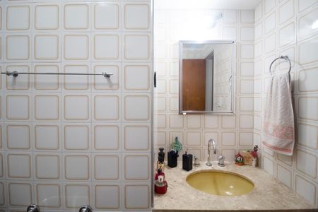 Apartamento à venda com 78m², 3 quartos e 2 vagasBanheiro Social