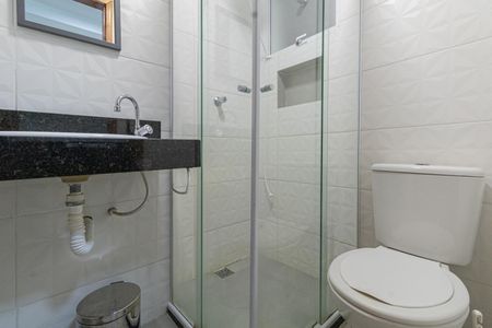 Studio para alugar com 30m², 1 quarto e sem vaga Studio para alugar com 30m², 1 quarto e sem vagaBanheiro