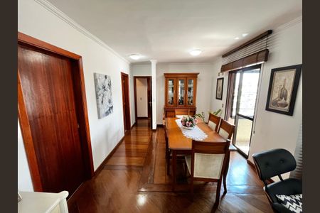 Apartamento para alugar com 119m², 3 quartos e 3 vagasSala