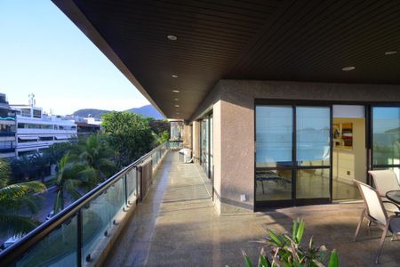 Apartamento à venda com 377m², 4 quartos e 4 vagasVaranda