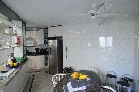 Apartamento à venda com 377m², 4 quartos e 4 vagasCozinha