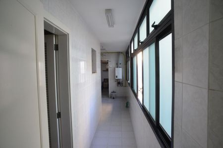 Apartamento à venda com 377m², 4 quartos e 4 vagasCorredor